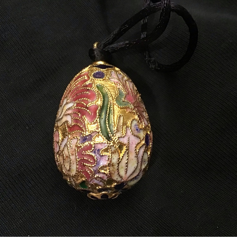 VINTAGE CLOISONNÉ FLORAL EGG NECKLACE NEW IN BOX 1990’s FABERGÉ EGG ESTATE - Picture 8 of 11